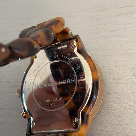 Michael Kors watch - Picture 3 of 4